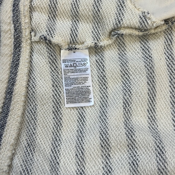 Old Navy -beach shorts - Picture 5 of 7